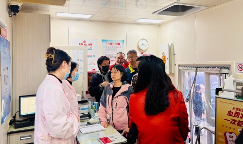 1108志愿者活动 ——淮安献血车007 (2)_副本