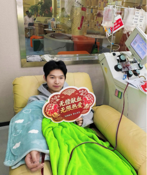 青春热血暖人间 ，00后青年诠释大爱担当